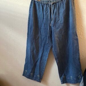 Women’s size extra-large, a.m. I vintage Capri jeans p5